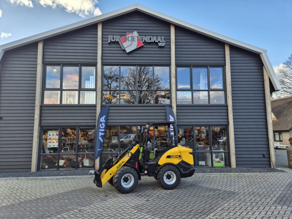 GEHL AL330 loader - מעמיס קומפקטי: תמונה 1 GEHL AL330 loader - מעמיס קומפקטי: תמונה 1