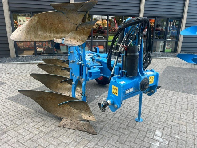 LEMKEN 4-scissor vario plough - ציוד עיבוד קרקע: תמונה 4 LEMKEN 4-scissor vario plough - ציוד עיבוד קרקע: תמונה 4