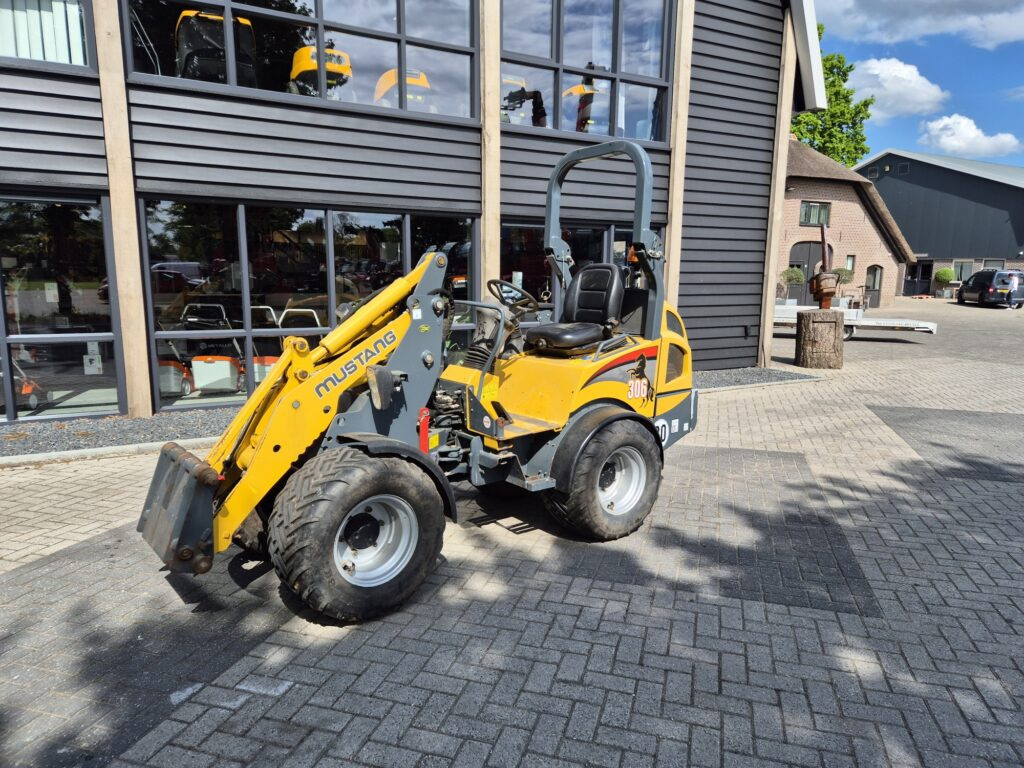 MUSTANG AL 306 miniloader - מעמיס קומפקטי: תמונה 2 MUSTANG AL 306 miniloader - מעמיס קומפקטי: תמונה 2