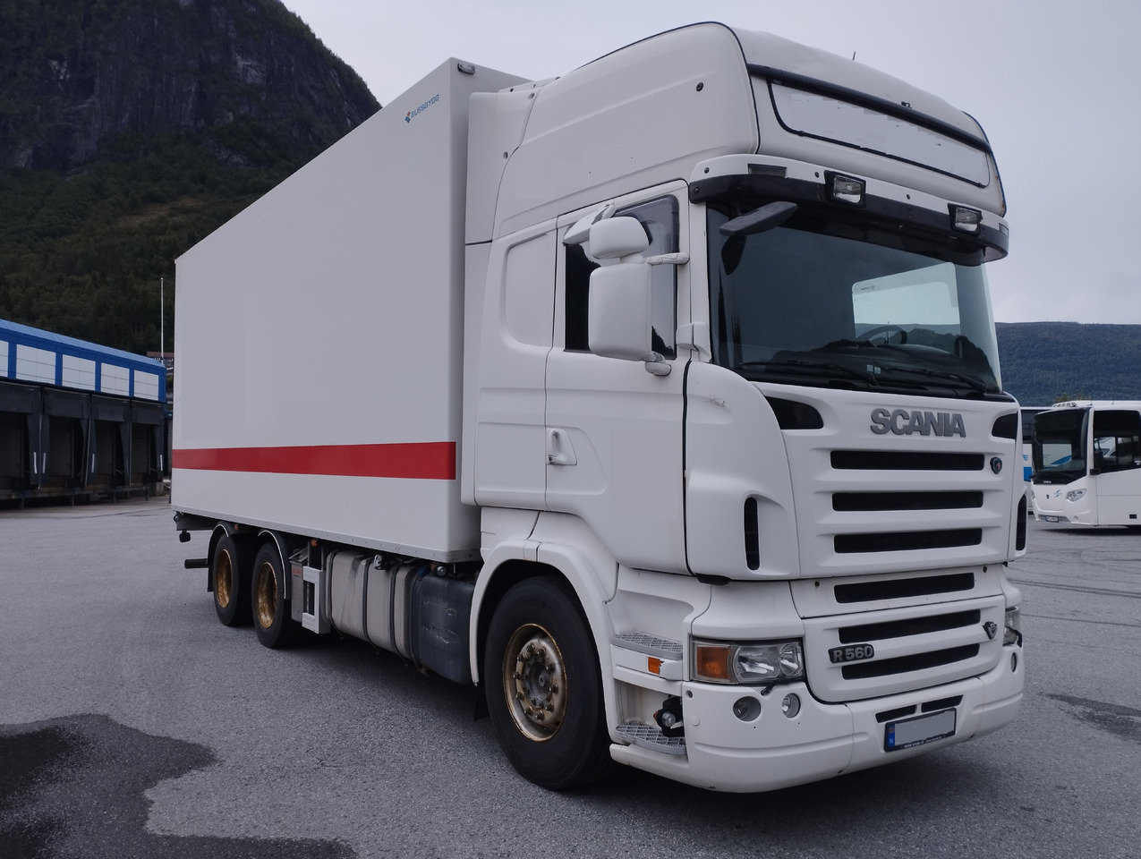 SCANIA R560 6x2,retarder,isolated box - משאית תיבה: תמונה 2 SCANIA R560 6x2,retarder,isolated box - משאית תיבה: תמונה 2