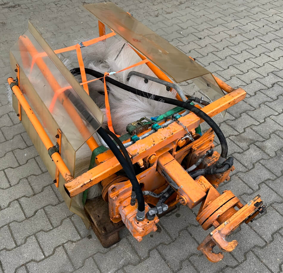 Unimog Doppelwaschbürste Mulag DWB - צרופה: תמונה 1 Unimog Doppelwaschbürste Mulag DWB - צרופה: תמונה 1
