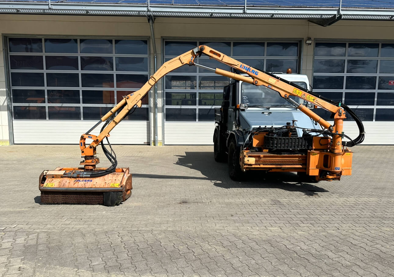 Unimog Frontauslegermähgerät Mulag FME600 - מכסחת זרוע: תמונה 1 Unimog Frontauslegermähgerät Mulag FME600 - מכסחת זרוע: תמונה 1