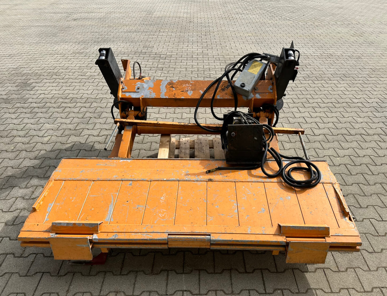 Unimog Heckladebordwand Unbekannt 427 - מעלית אחורית: תמונה 2 Unimog Heckladebordwand Unbekannt 427 - מעלית אחורית: תמונה 2