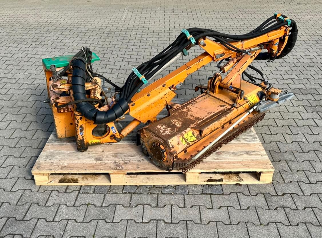 Unimog Randstreifenmulcher Mulag MRK 300 - מכסחת זרוע: תמונה 1 Unimog Randstreifenmulcher Mulag MRK 300 - מכסחת זרוע: תמונה 1