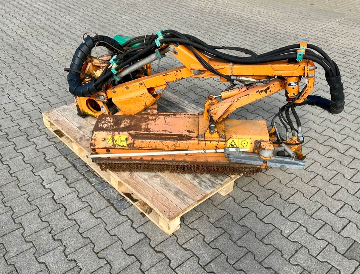 Unimog Randstreifenmulcher Mulag MRK 300 - מכסחת שוליים: תמונה 2 Unimog Randstreifenmulcher Mulag MRK 300 - מכסחת שוליים: תמונה 2