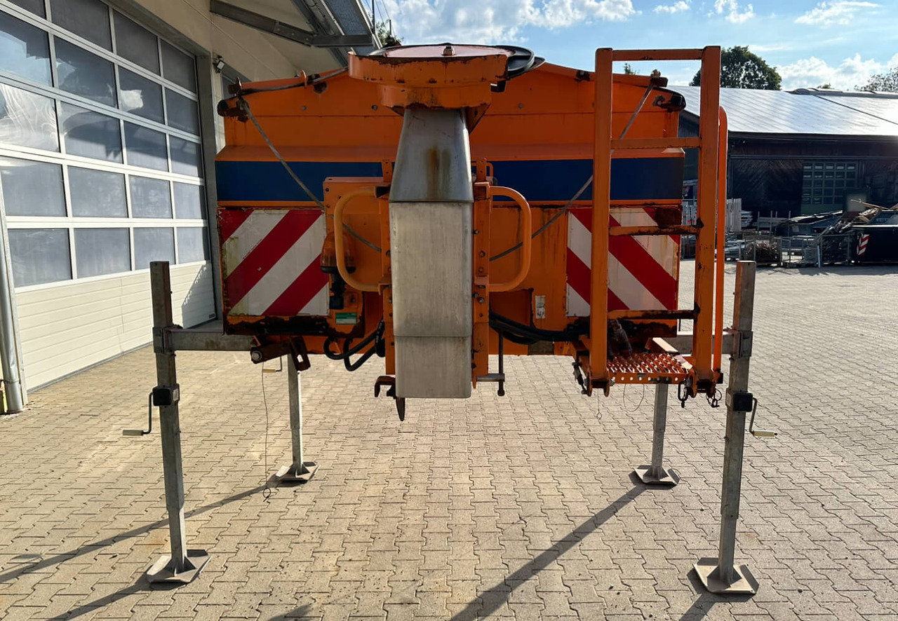 Unimog Salzstreuer Schmidt SST20-TLWH - מפזר חול/ מלח: תמונה 2 Unimog Salzstreuer Schmidt SST20-TLWH - מפזר חול/ מלח: תמונה 2