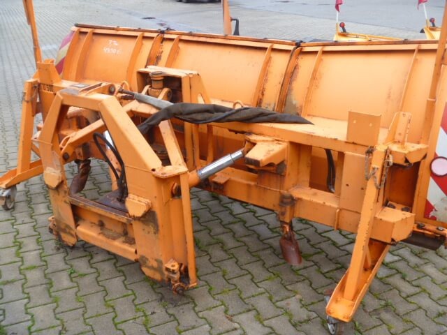 Unimog Schneepflug - Schneeschild Beilhack PV28-3 - מחרשת שלג: תמונה 3 Unimog Schneepflug - Schneeschild Beilhack PV28-3 - מחרשת שלג: תמונה 3