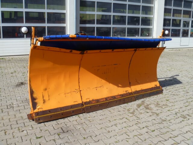 Unimog Schneepflug - Schneeschild Schmidt M30.3 - מחרשת שלג: תמונה 1 Unimog Schneepflug - Schneeschild Schmidt M30.3 - מחרשת שלג: תמונה 1