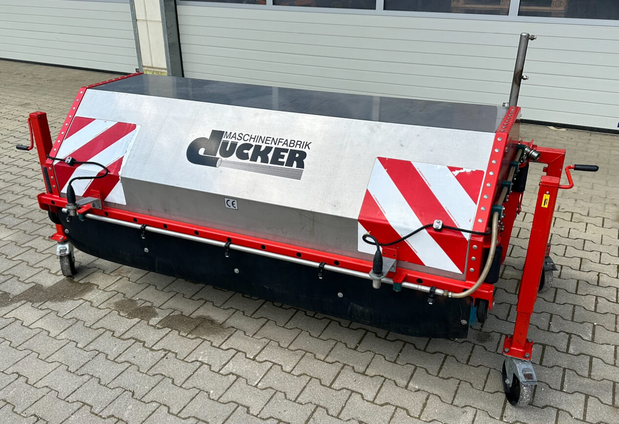 Unimog Tunnelwaschbürste Dücker TWA21 - מטאטא: תמונה 3 Unimog Tunnelwaschbürste Dücker TWA21 - מטאטא: תמונה 3