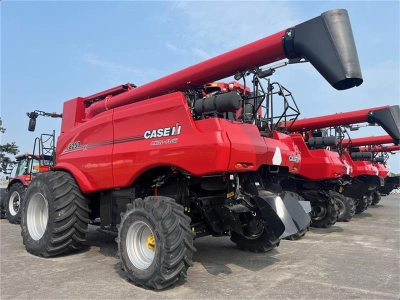 Case IH 8250 Axial-Flow New and unused combine - מקצרת קומבינה: תמונה 2 Case IH 8250 Axial-Flow New and unused combine - מקצרת קומבינה: תמונה 2