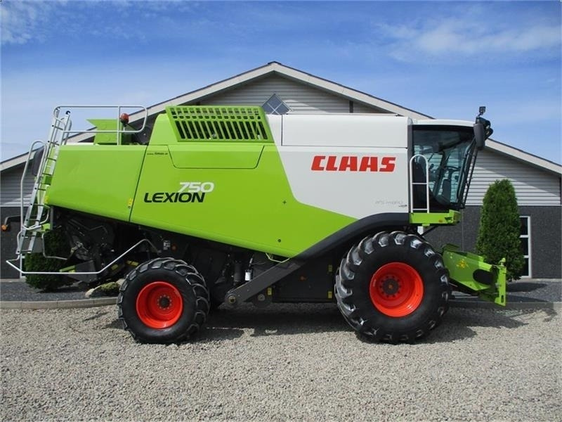 Claas LEXION 750 Gårdmaskine med V900 skærebord. - מקצרת קומבינה: תמונה 2 Claas LEXION 750 Gårdmaskine med V900 skærebord. - מקצרת קומבינה: תמונה 2