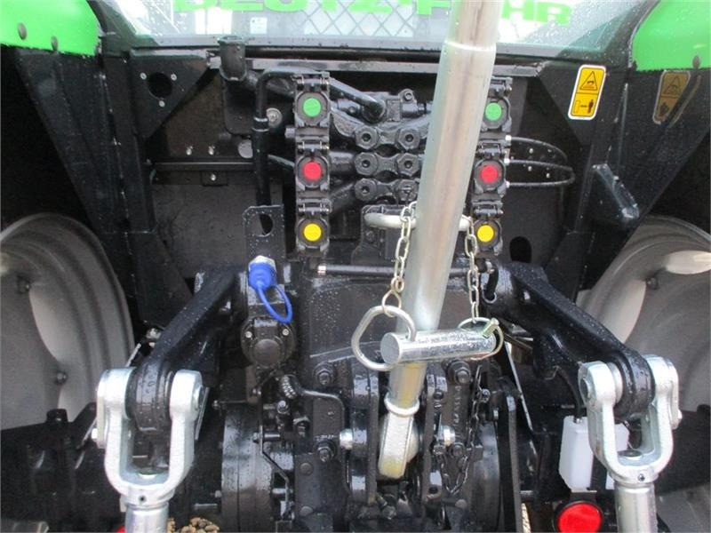 טרקטור חקלאי Deutz-fahr Agrofarm 115G with 30F+30R Hi-Lo and CreepGea: תמונה 9 טרקטור חקלאי Deutz-fahr Agrofarm 115G with 30F+30R Hi-Lo and CreepGea: תמונה 9