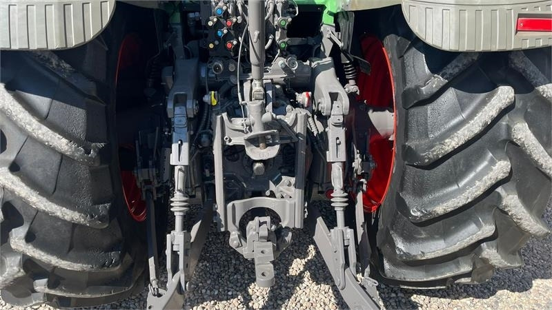 Fendt 828 Profi model. Meget flot traktor med nye fordæ - טרקטור חקלאי: תמונה 2 Fendt 828 Profi model. Meget flot traktor med nye fordæ - טרקטור חקלאי: תמונה 2