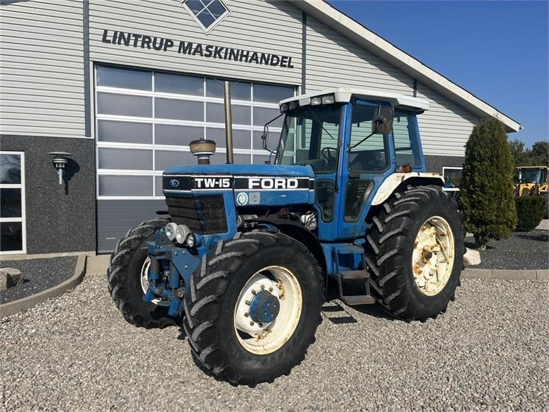 Ford TW 15 F II med HEVA opklappelig frontlift - טרקטור חקלאי: תמונה 2 Ford TW 15 F II med HEVA opklappelig frontlift - טרקטור חקלאי: תמונה 2