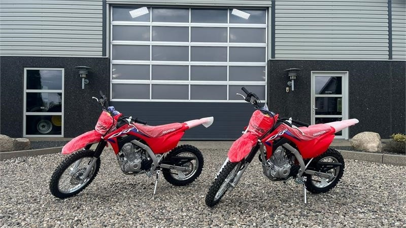 Honda CRF 125 F DEMO. Rigtig crosser med gear og kobling  - רכב שטח/ טרקטורון: תמונה 1 Honda CRF 125 F DEMO. Rigtig crosser med gear og kobling  - רכב שטח/ טרקטורון: תמונה 1