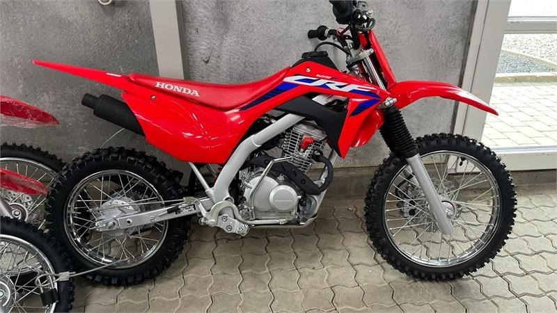 Honda CRF 125 F DEMO. Rigtig crosser med gear og kobling  - רכב שטח/ טרקטורון: תמונה 2 Honda CRF 125 F DEMO. Rigtig crosser med gear og kobling  - רכב שטח/ טרקטורון: תמונה 2