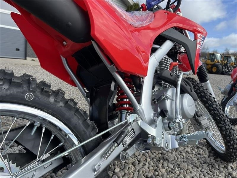 Honda CRF 125 FB Den helt nye model - רכב שטח/ טרקטורון: תמונה 4 Honda CRF 125 FB Den helt nye model - רכב שטח/ טרקטורון: תמונה 4