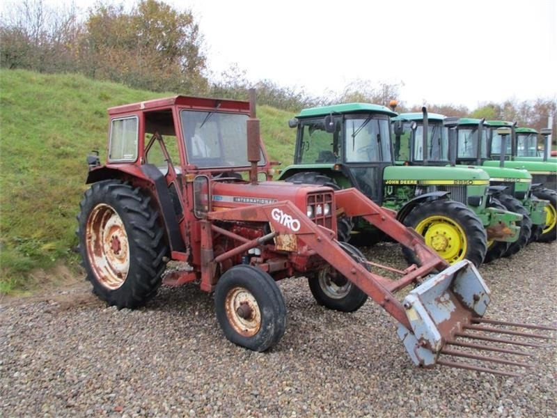 IH 574 Med Gyro frontlæsser med Greb - טרקטור חקלאי: תמונה 2 IH 574 Med Gyro frontlæsser med Greb - טרקטור חקלאי: תמונה 2