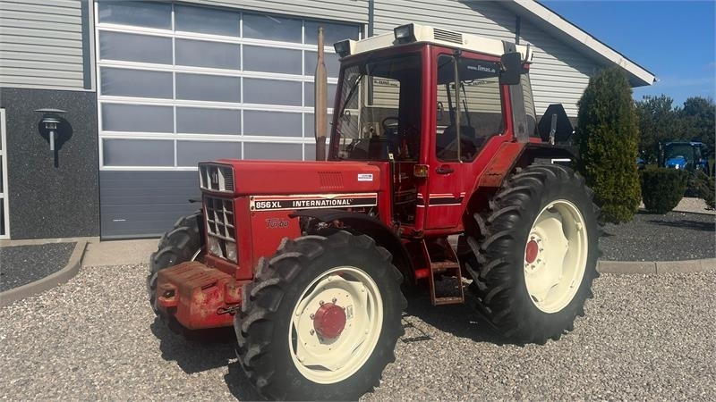 IH 856XL Med gode dæk - טרקטור חקלאי: תמונה 2 IH 856XL Med gode dæk - טרקטור חקלאי: תמונה 2
