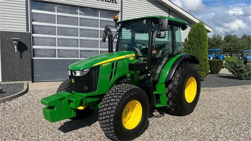 John Deere 5090 M Med græsdæk - טרקטור חקלאי: תמונה 2 John Deere 5090 M Med græsdæk - טרקטור חקלאי: תמונה 2