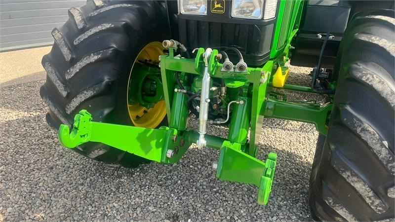 John Deere 7710 8.1L motor, store hjul og frontlift. En ejere - טרקטור חקלאי: תמונה 4 John Deere 7710 8.1L motor, store hjul og frontlift. En ejere - טרקטור חקלאי: תמונה 4