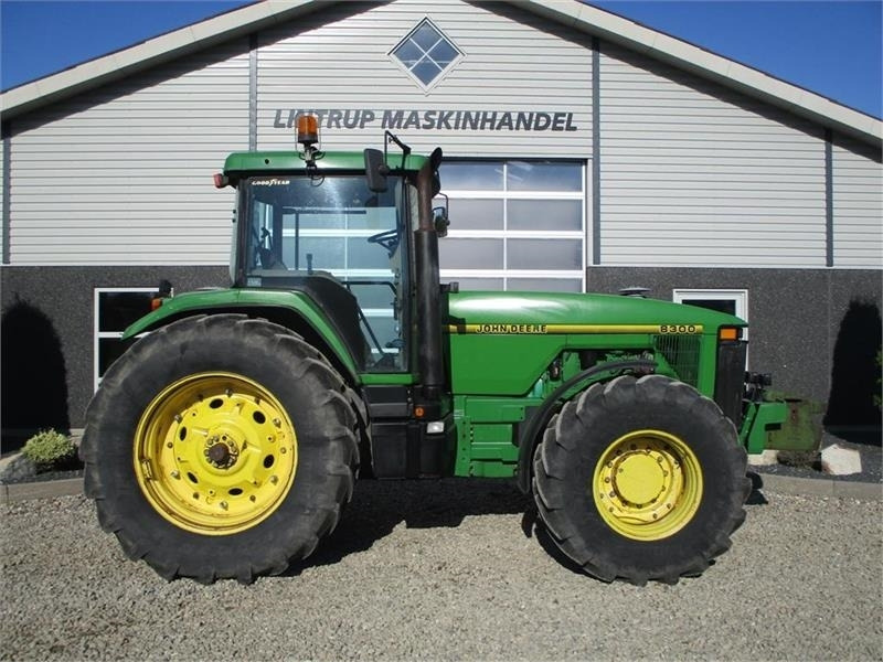 John Deere 8300 Pæn regulær traktor med rigtig gode dæk på. - טרקטור חקלאי: תמונה 3 John Deere 8300 Pæn regulær traktor med rigtig gode dæk på. - טרקטור חקלאי: תמונה 3