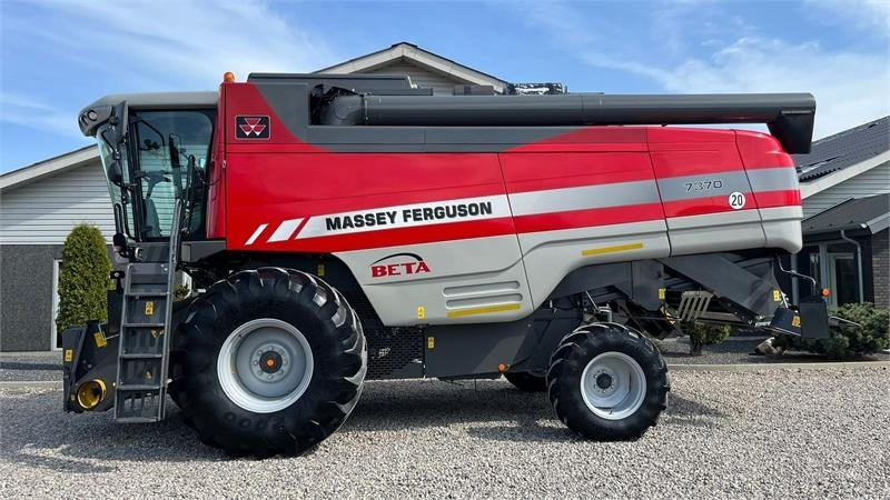 Massey Ferguson 7370 BETA. Gårdmaskine med kun 1080 motortimer. Me - מקצרת קומבינה: תמונה 1 Massey Ferguson 7370 BETA. Gårdmaskine med kun 1080 motortimer. Me - מקצרת קומבינה: תמונה 1