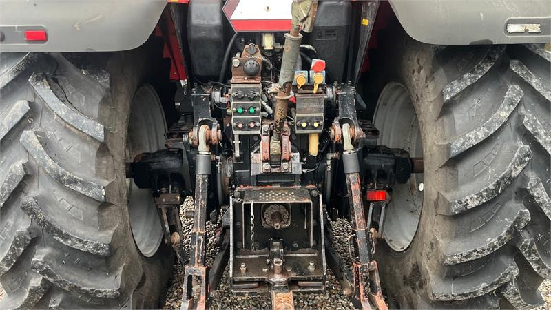 Massey Ferguson 8250 Powercontrol - טרקטור חקלאי: תמונה 4 Massey Ferguson 8250 Powercontrol - טרקטור חקלאי: תמונה 4