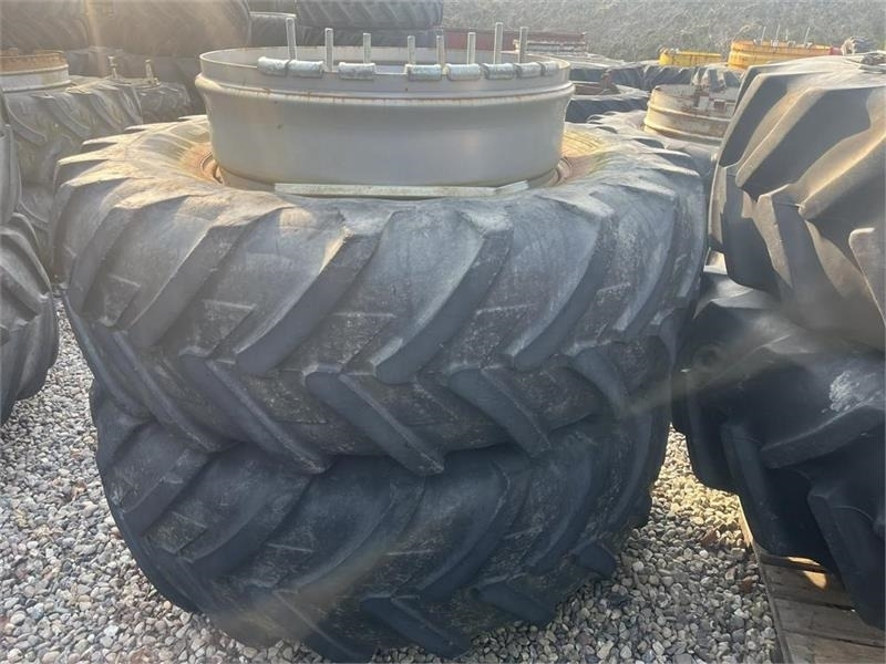 Michelin 20.8R38 Sølv med ring og 8 MD+ låse - צמיג עבור מכונה חקלאית: תמונה 1 Michelin 20.8R38 Sølv med ring og 8 MD+ låse - צמיג עבור מכונה חקלאית: תמונה 1