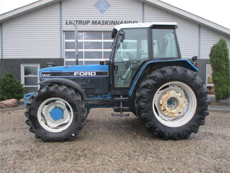 New Holland 7840 SLE, med rigtig god dæk montering og knap på - טרקטור חקלאי: תמונה 1 New Holland 7840 SLE, med rigtig god dæk montering og knap på - טרקטור חקלאי: תמונה 1