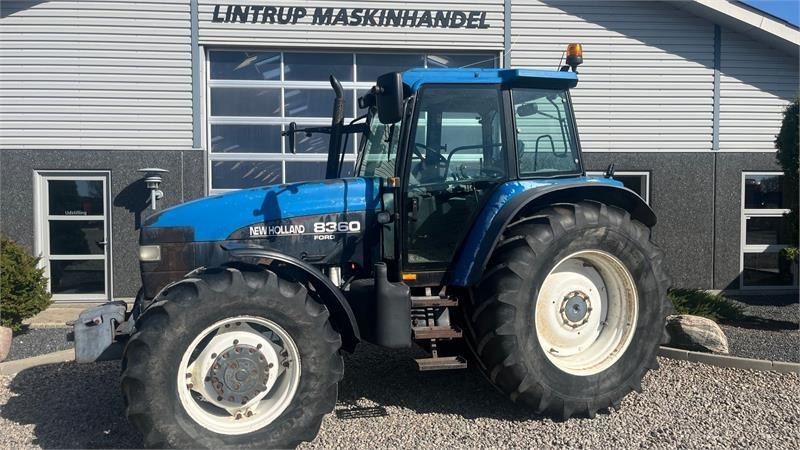 New Holland 8360 Rangecommand - טרקטור חקלאי: תמונה 1 New Holland 8360 Rangecommand - טרקטור חקלאי: תמונה 1