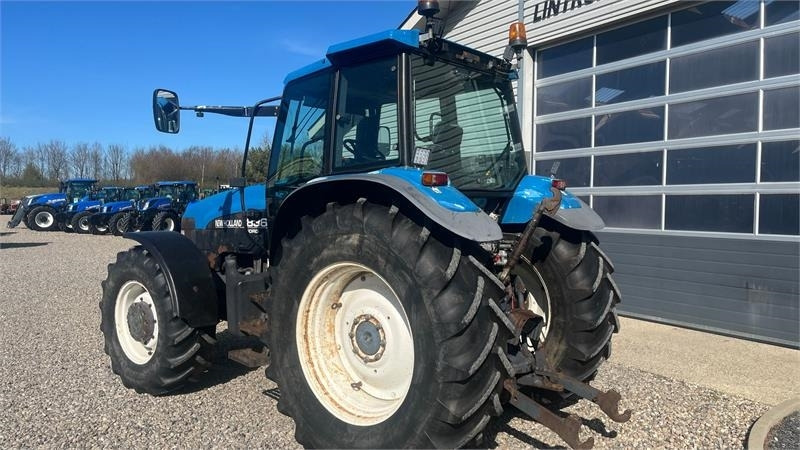 New Holland 8360 Rangecommand - טרקטור חקלאי: תמונה 2 New Holland 8360 Rangecommand - טרקטור חקלאי: תמונה 2