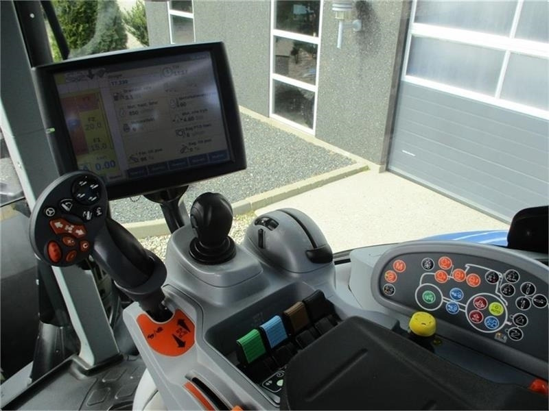 New Holland T7.230 AutoCommand, meget velholdt traktor - טרקטור חקלאי: תמונה 4 New Holland T7.230 AutoCommand, meget velholdt traktor - טרקטור חקלאי: תמונה 4