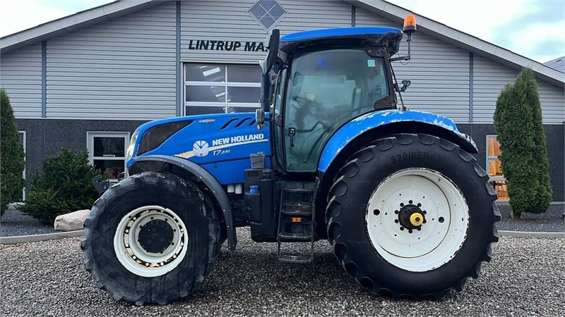 New Holland T7.230 Autocommand med frontlift og nye bagdæk er - טרקטור חקלאי: תמונה 1 New Holland T7.230 Autocommand med frontlift og nye bagdæk er - טרקטור חקלאי: תמונה 1