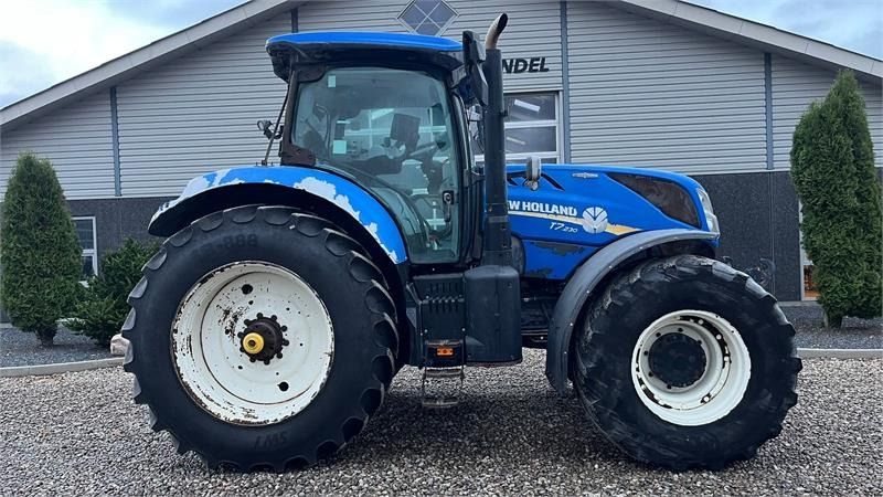 New Holland T7.230 Autocommand med frontlift og nye bagdæk er - טרקטור חקלאי: תמונה 2 New Holland T7.230 Autocommand med frontlift og nye bagdæk er - טרקטור חקלאי: תמונה 2