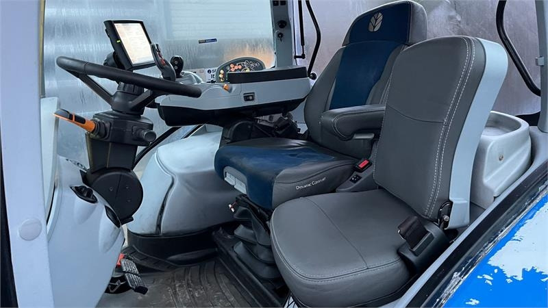 New Holland T7.230 Autocommand med frontlift og nye bagdæk er - טרקטור חקלאי: תמונה 4 New Holland T7.230 Autocommand med frontlift og nye bagdæk er - טרקטור חקלאי: תמונה 4
