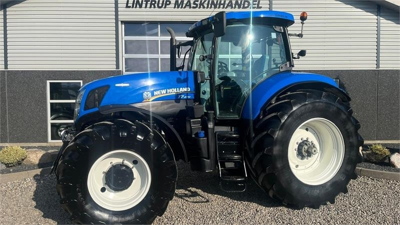 New Holland T7.270 AutoCommand med frontlift - טרקטור חקלאי: תמונה 1 New Holland T7.270 AutoCommand med frontlift - טרקטור חקלאי: תמונה 1