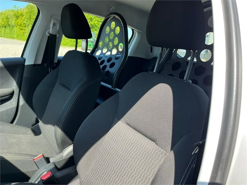 Peugeot 208 1,6 BlueHDi 100 Active Van 5d. NYSYNET og KUN - מכונית: תמונה 2 Peugeot 208 1,6 BlueHDi 100 Active Van 5d. NYSYNET og KUN - מכונית: תמונה 2