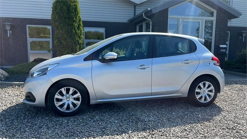 Peugeot 208 1,6 BlueHDi 100 Active Van 5d. NYSYNET og KUN - מיניבוס, כלי רכב מסחרי לנוסעים: תמונה 1 Peugeot 208 1,6 BlueHDi 100 Active Van 5d. NYSYNET og KUN - מיניבוס, כלי רכב מסחרי לנוסעים: תמונה 1