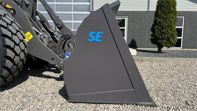 SE AB 2,9m3 skovl med Volvo beslag på. Den er 2. - דלי עבור מכונת בנייה: תמונה 2 SE AB 2,9m3 skovl med Volvo beslag på. Den er 2. - דלי עבור מכונת בנייה: תמונה 2