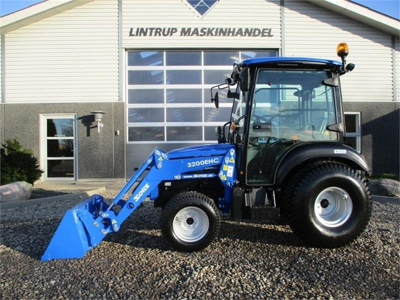 Solis 26 HST Med kabine, Turf hjul og frontlæsser. - טרקטור חקלאי: תמונה 1 Solis 26 HST Med kabine, Turf hjul og frontlæsser. - טרקטור חקלאי: תמונה 1