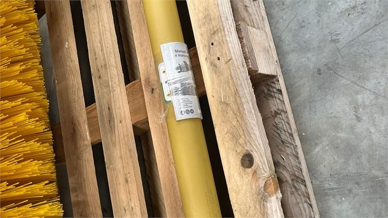 Thyregod TK 1600 PTO, med hydraulisk sving. - מטאטא: תמונה 4 Thyregod TK 1600 PTO, med hydraulisk sving. - מטאטא: תמונה 4