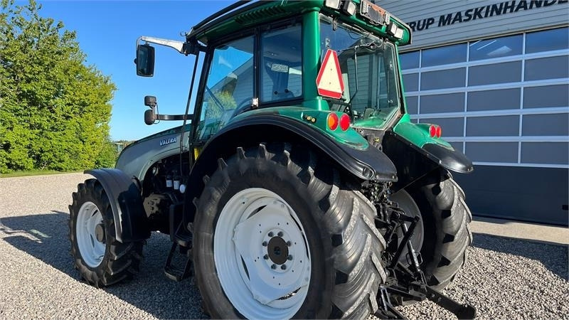 Valtra T130 med 3.5ton frontlift - טרקטור חקלאי: תמונה 5 Valtra T130 med 3.5ton frontlift - טרקטור חקלאי: תמונה 5