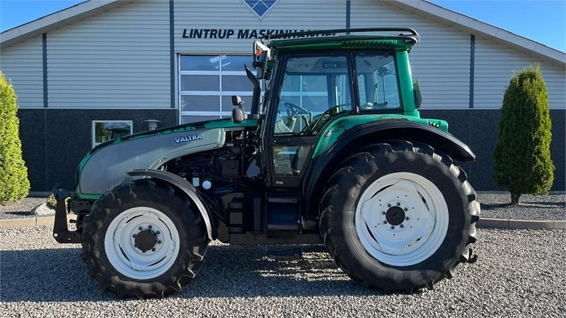 Valtra T130 med 3.5ton frontlift - טרקטור חקלאי: תמונה 1 Valtra T130 med 3.5ton frontlift - טרקטור חקלאי: תמונה 1