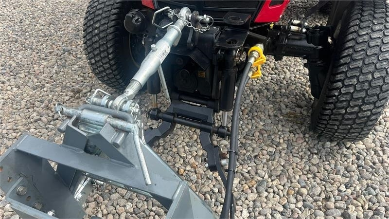Yanmar YT 235H 4WD Snow Edition med sneplov og spreder - טרקטור חקלאי: תמונה 4 Yanmar YT 235H 4WD Snow Edition med sneplov og spreder - טרקטור חקלאי: תמונה 4