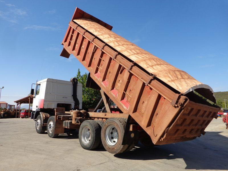 DAF 95.430 DAF 95.430ATI 8X2 Kipper -Telma/Airco - מזהיר: תמונה 3 DAF 95.430 DAF 95.430ATI 8X2 Kipper -Telma/Airco - מזהיר: תמונה 3