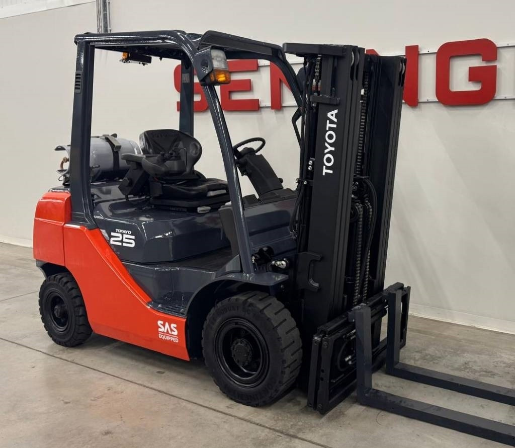 Toyota 10723 - 06-8FG25F - מלגזת LPG: תמונה 1 Toyota 10723 - 06-8FG25F - מלגזת LPG: תמונה 1