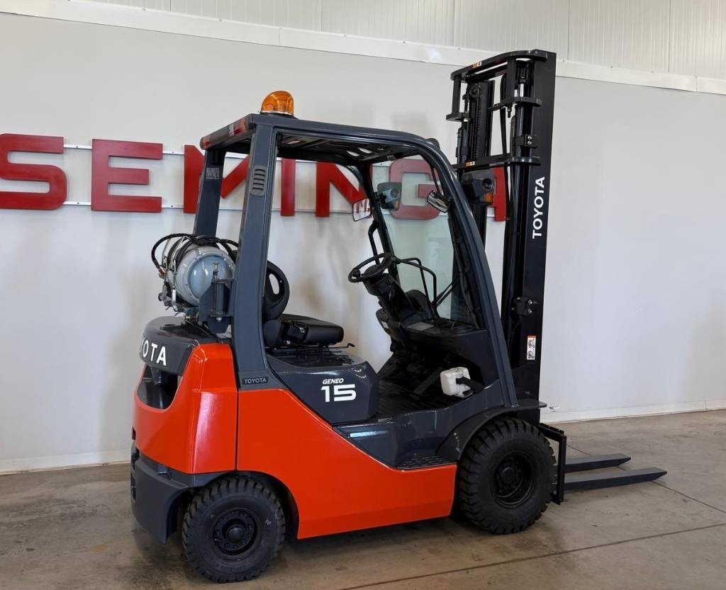 Toyota 10926 - 02-8FG15 - מלגזת LPG: תמונה 3 Toyota 10926 - 02-8FG15 - מלגזת LPG: תמונה 3
