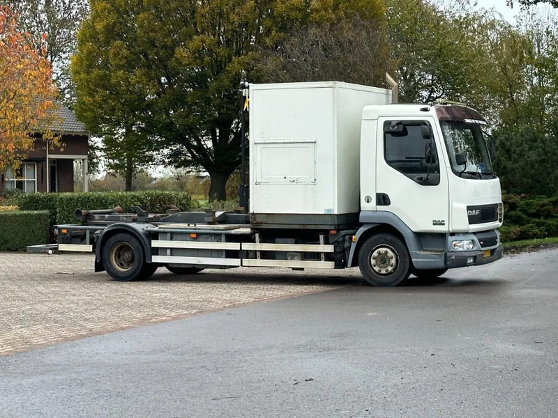 DAF LF 45 180!! HAAKARM/CONTAINER!!MOBILE WORKSHOP!! - משאית הרמת וו: תמונה 3 DAF LF 45 180!! HAAKARM/CONTAINER!!MOBILE WORKSHOP!! - משאית הרמת וו: תמונה 3