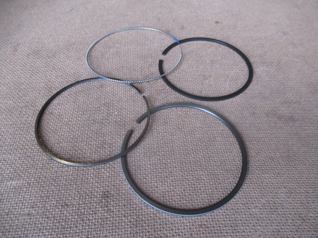 CNH 87802445 - - בוכנה/ טבעת/ תותב עבור מכונת בנייה: תמונה 1 CNH 87802445 - - בוכנה/ טבעת/ תותב עבור מכונת בנייה: תמונה 1